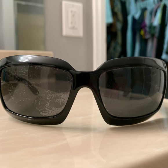 Black python Chanel sunglasses - Picture 1 of 8